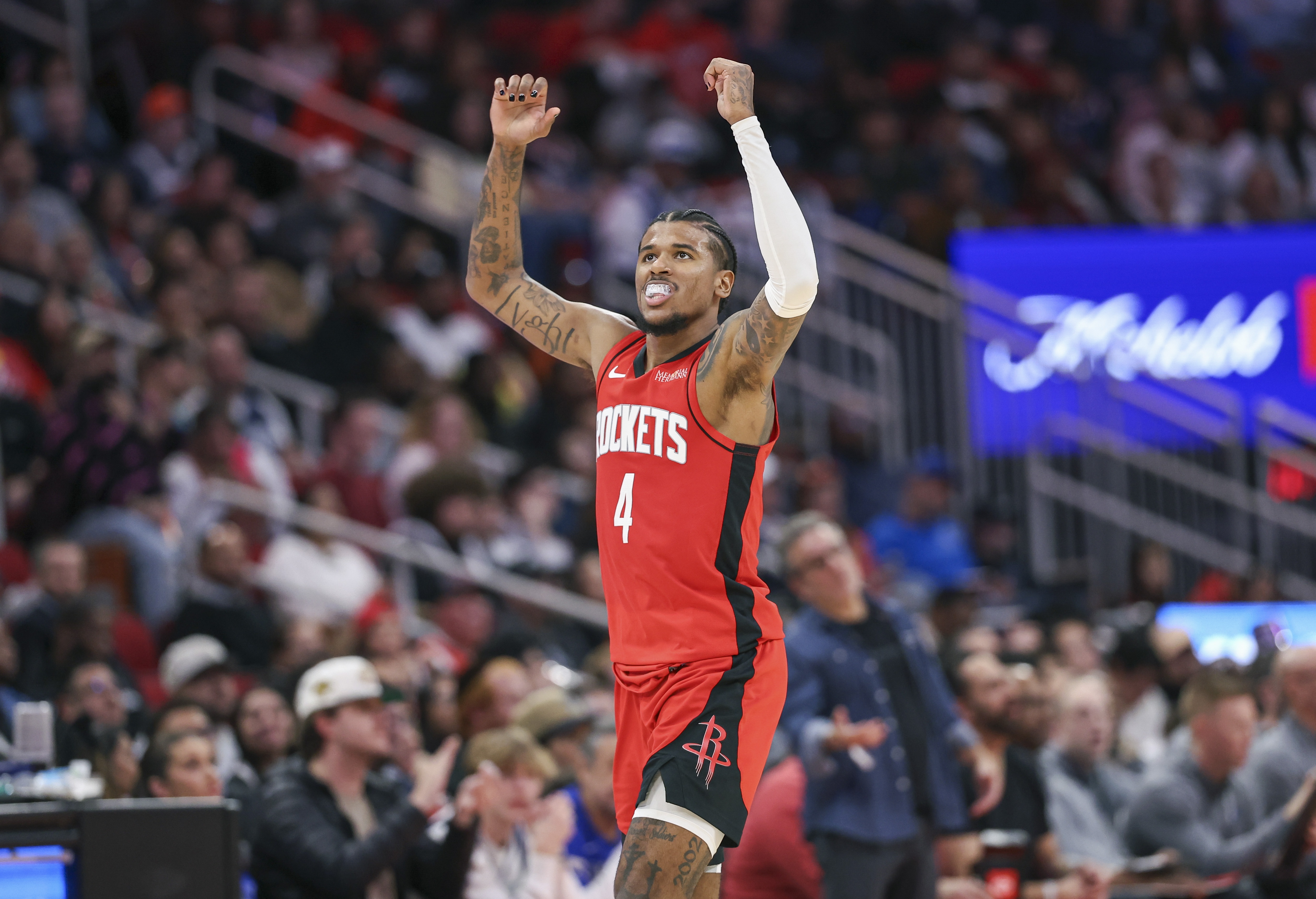 关于今晨体能课后；布鲁克林篮网绝杀压哨备战NBA常规赛；更衣室稳定；赛季目标并未改变的信息