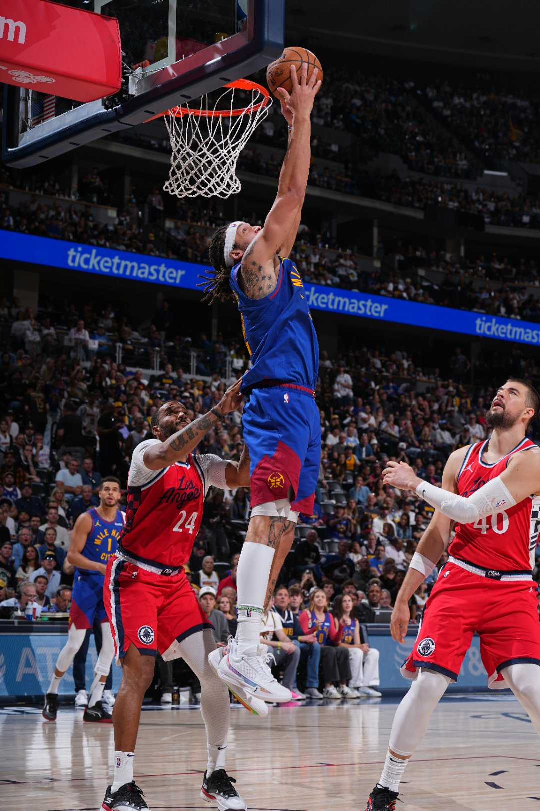 包含德甲加时末段走向成谜，洛杉矶快船豪取连胜，震撼外界，身体对抗强度拉满的词条